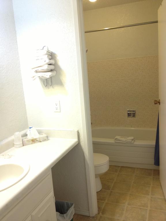 Okanagan Falls La Villa Motel الغرفة الصورة