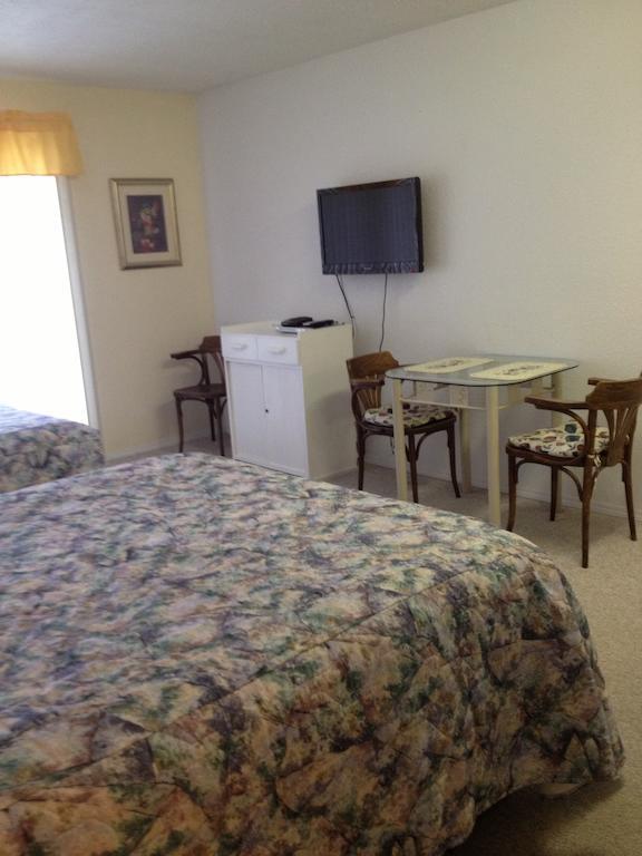 Okanagan Falls La Villa Motel الغرفة الصورة
